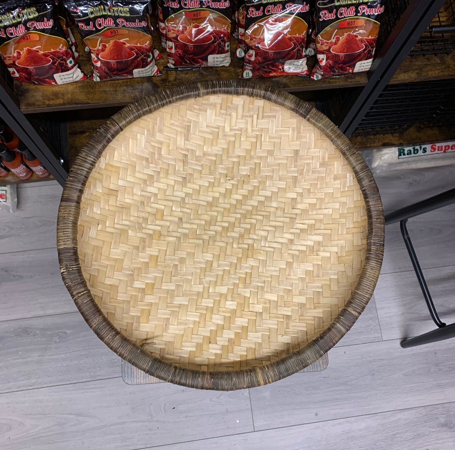 Closed Richero / Flat Rounded Shallow Wicker Basket