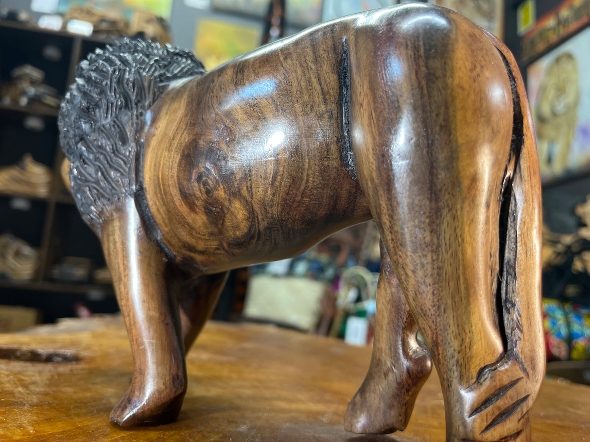 Hand Carved Wooden Large Bold Lion With Stunning Graining on the Face and Throughout