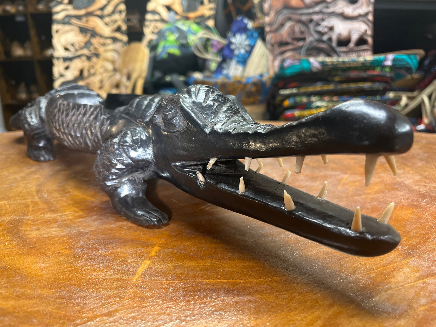 Hand Carved Stunning Ebony Crocodile With Coin / Jewellery Dish