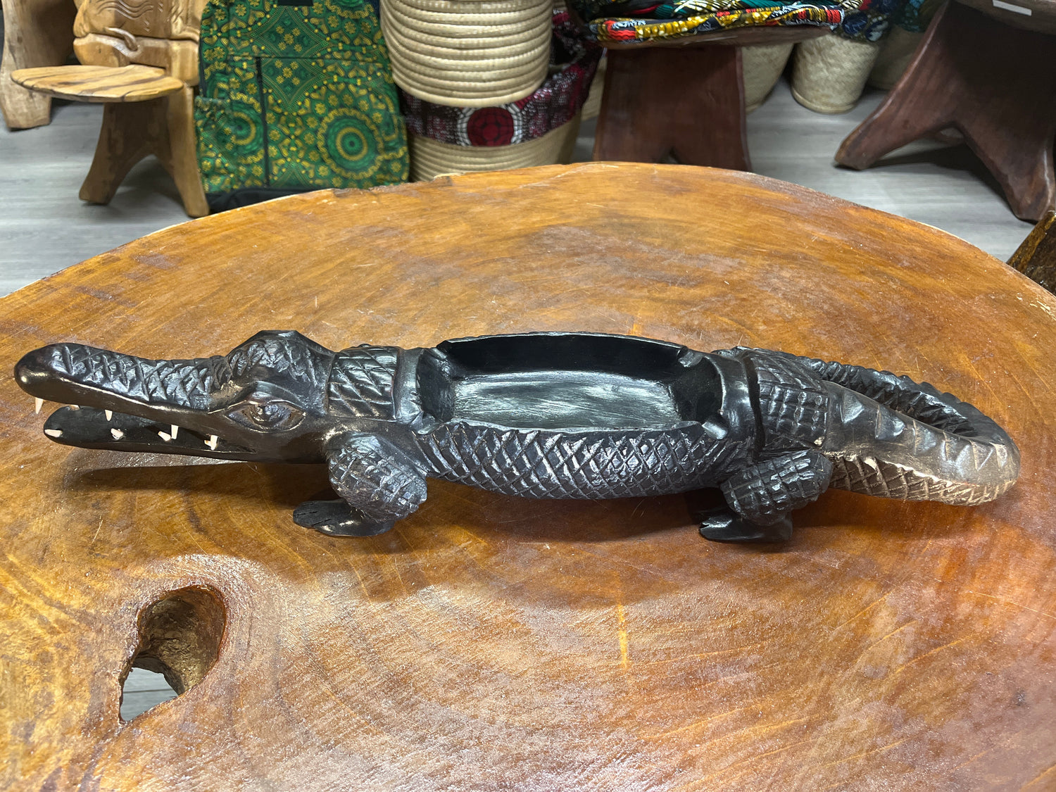 Hand Carved Stunning Ebony Crocodile With Coin / Jewellery Dish
