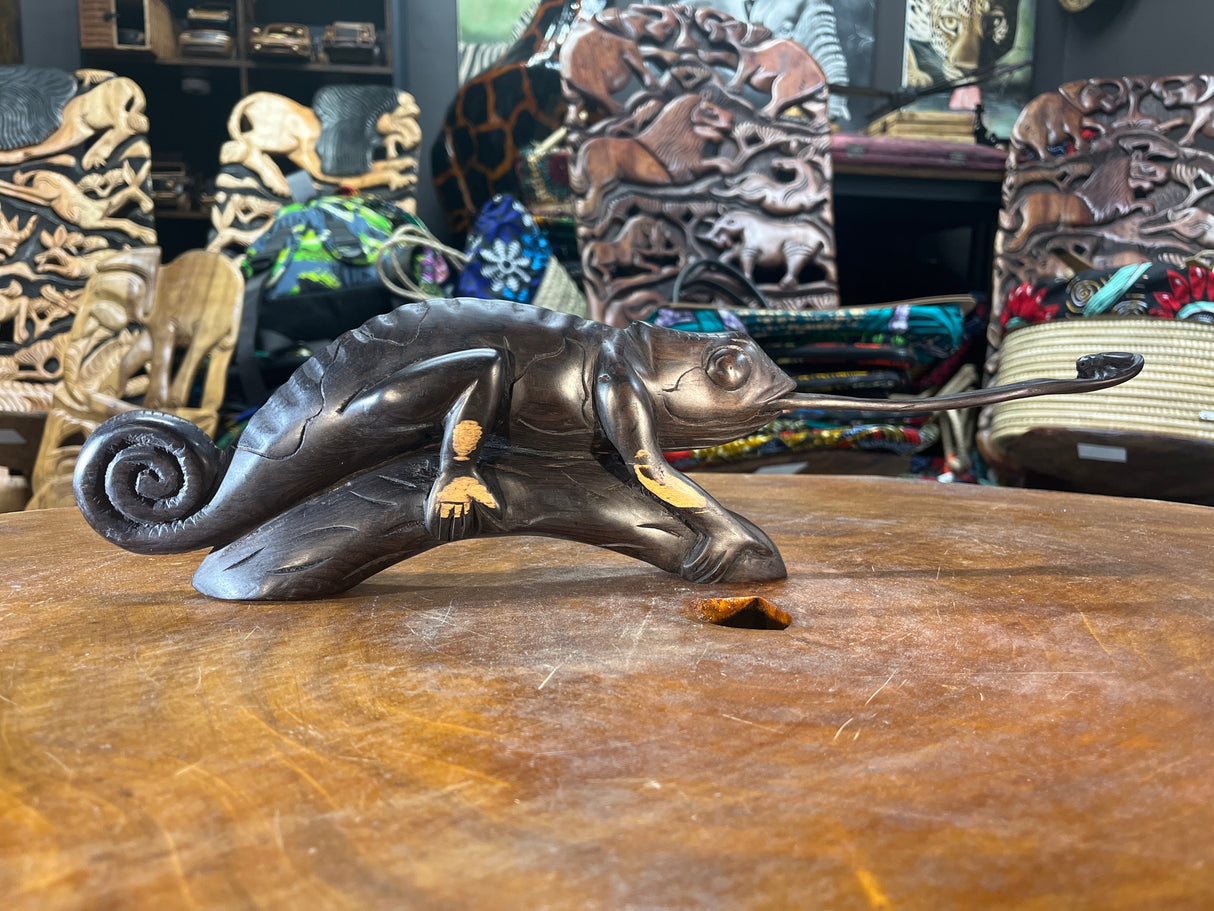 Hand Carved Ebony Lizard / Gecko on a Tree Branch Catching a Fly