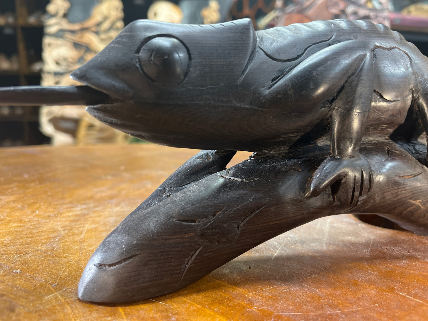 Hand Carved Ebony Lizard / Gecko on a Tree Branch Catching a Fly