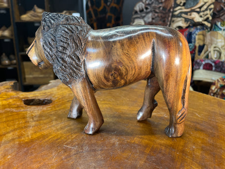 Hand Carved Wooden Large Bold Lion With Stunning Graining on the Face and Throughout