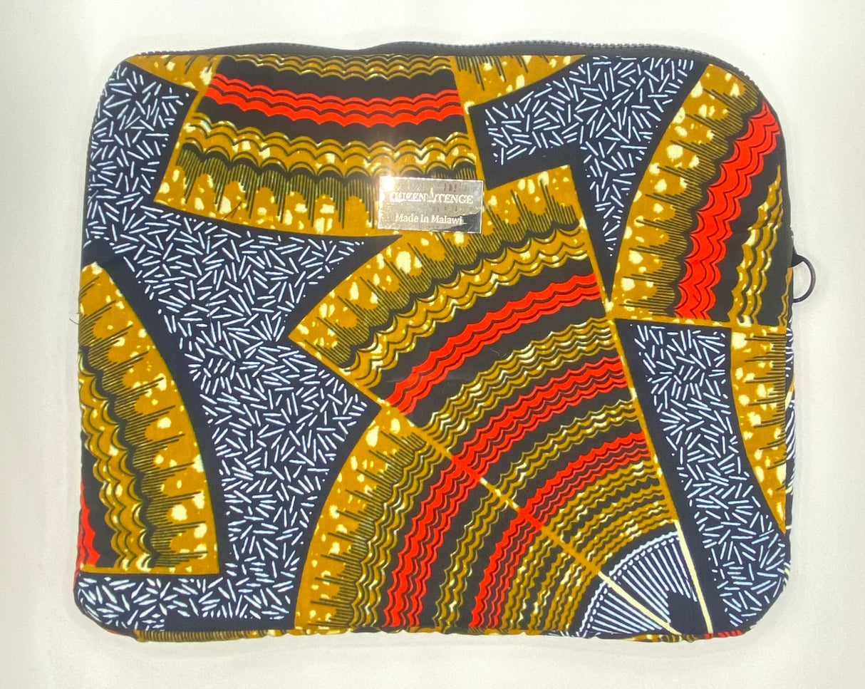 Queen Tenge - Laptop Sleeve Medium