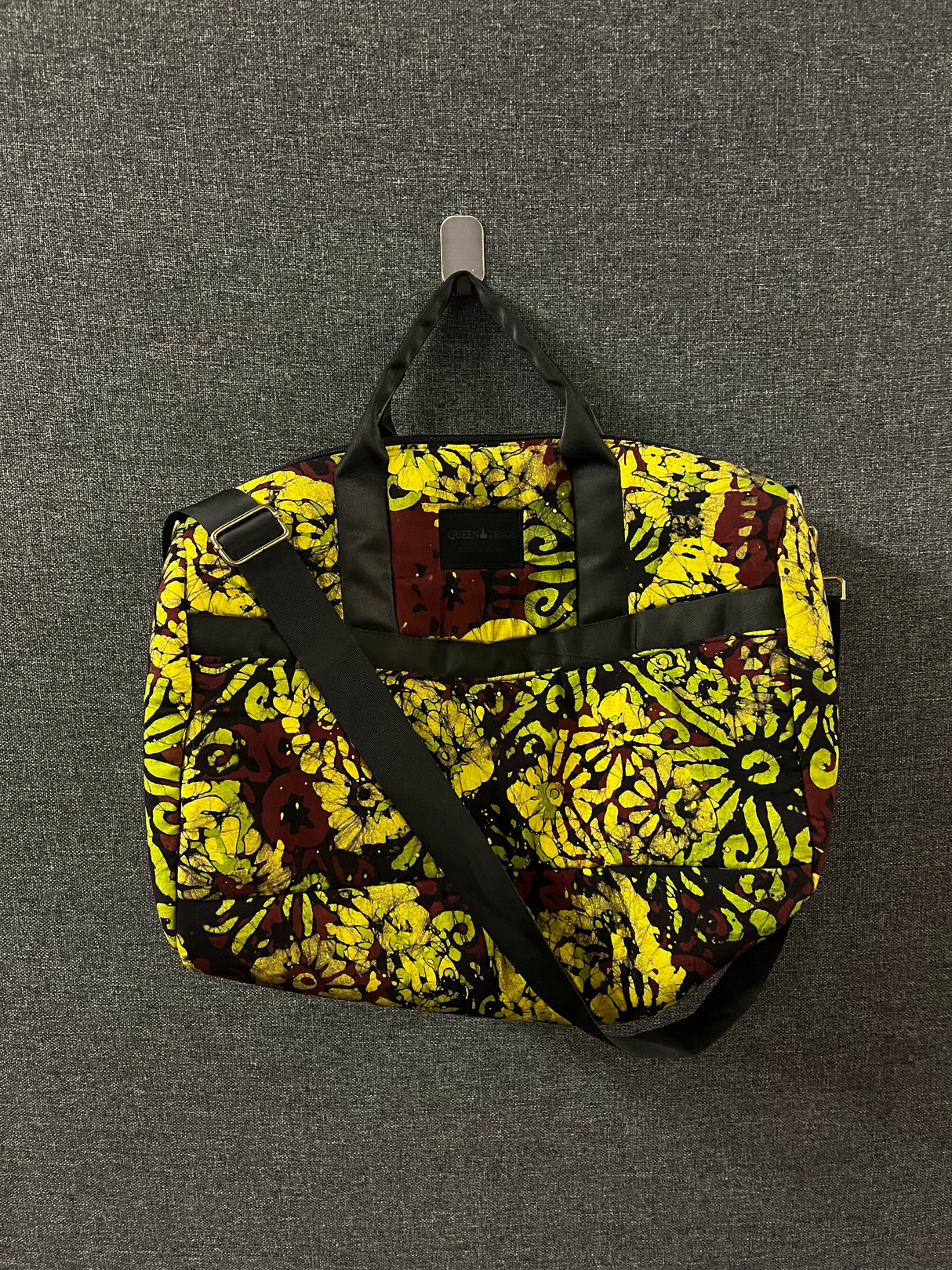 Queen Tenge - Yenda Travel Bag