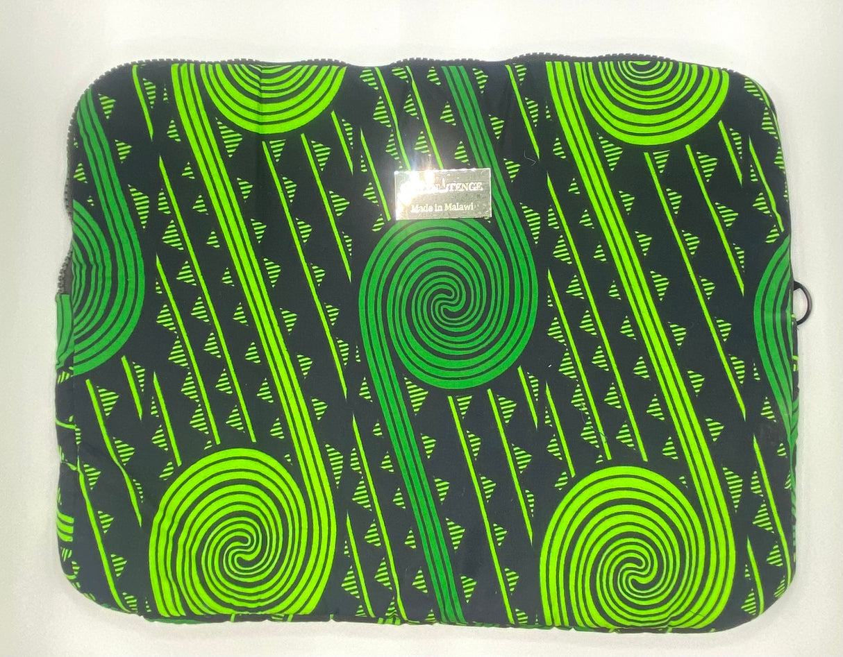 Queen Tenge - Laptop Sleeve Medium