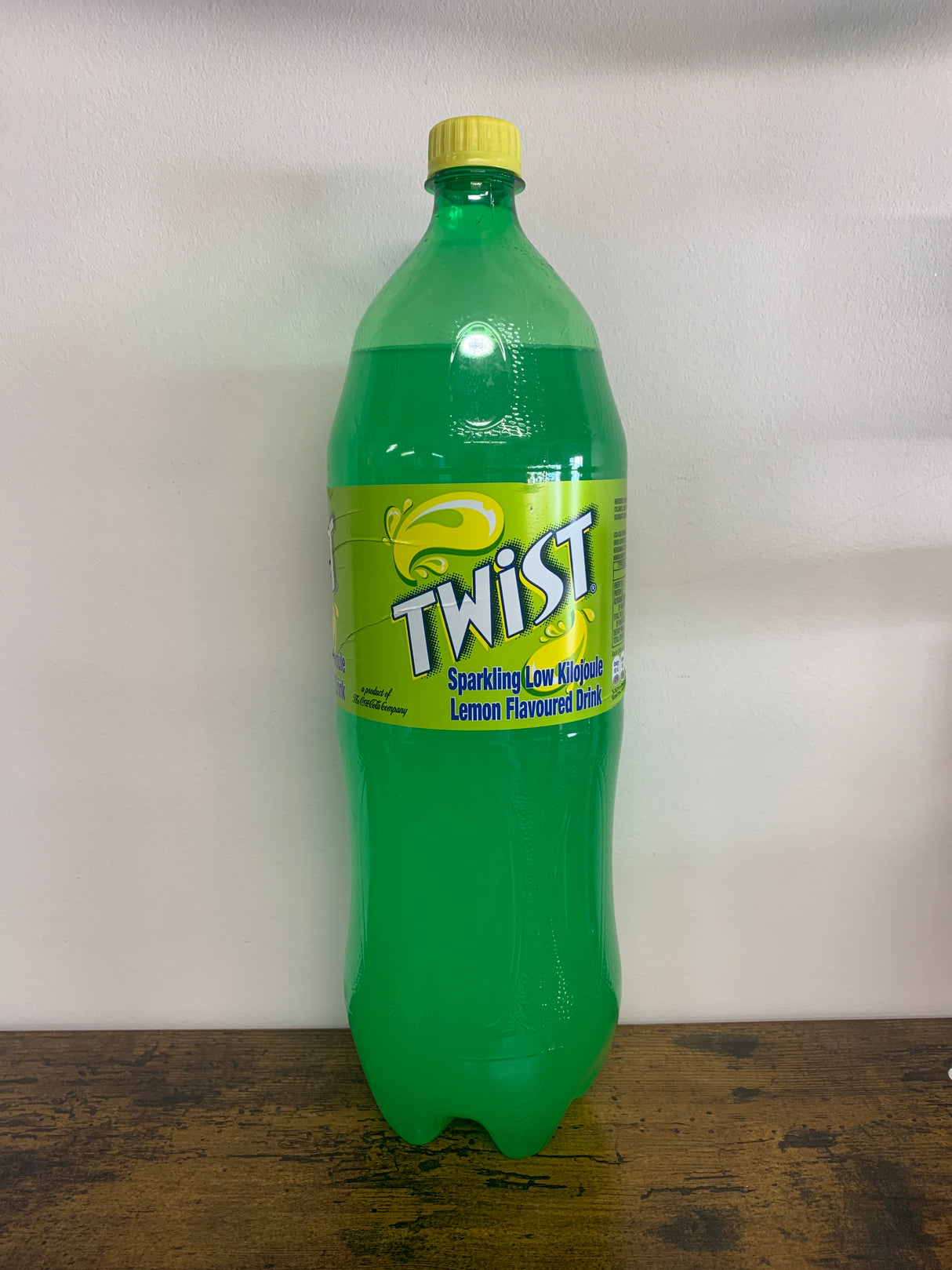 Schwepps Twist Fizzy Drink 2 Litre Bottle