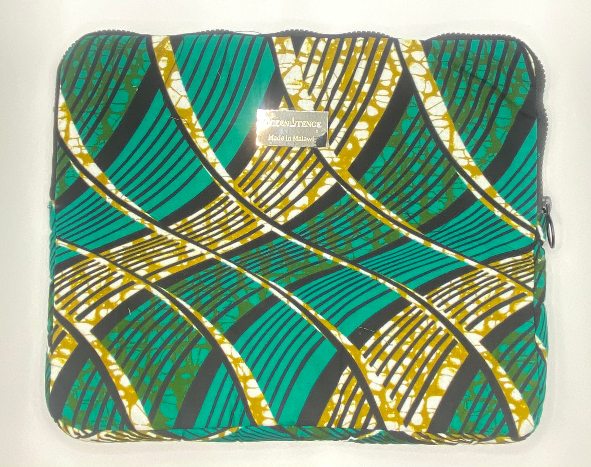 Queen Tenge - Laptop Sleeve Medium
