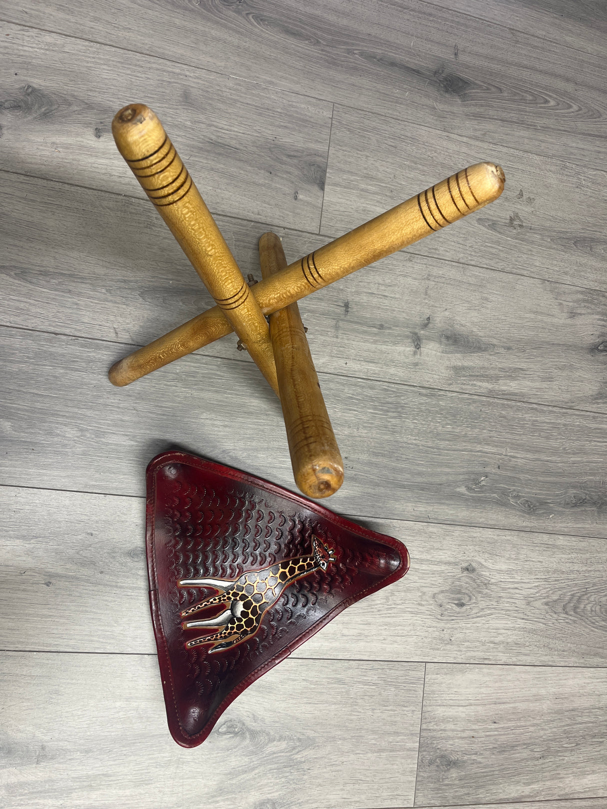 Handmade Folding Tripod Chair with a Giraffe on the Leather Seat - Tanzania
