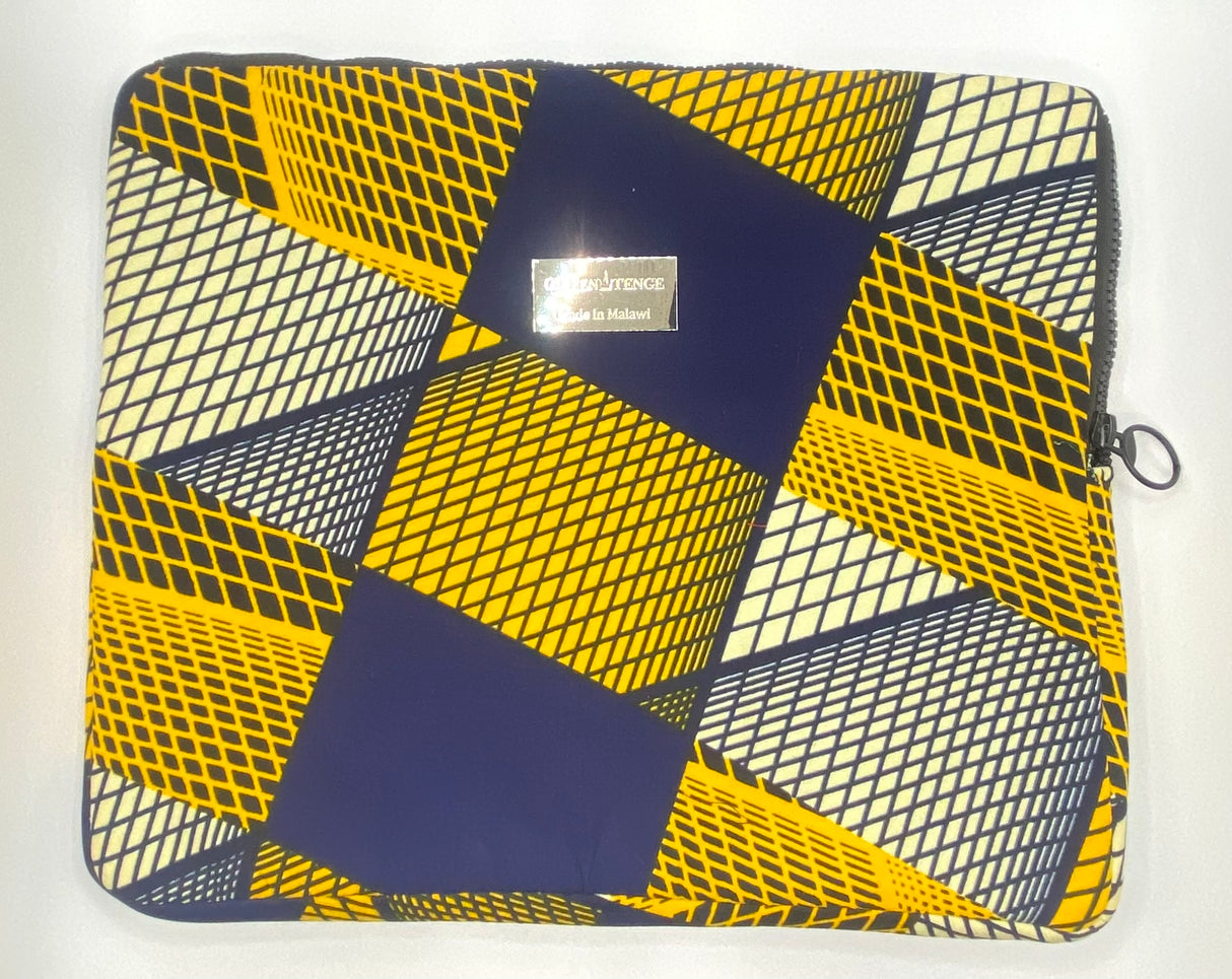 Queen Tenge - Laptop Sleeve Medium
