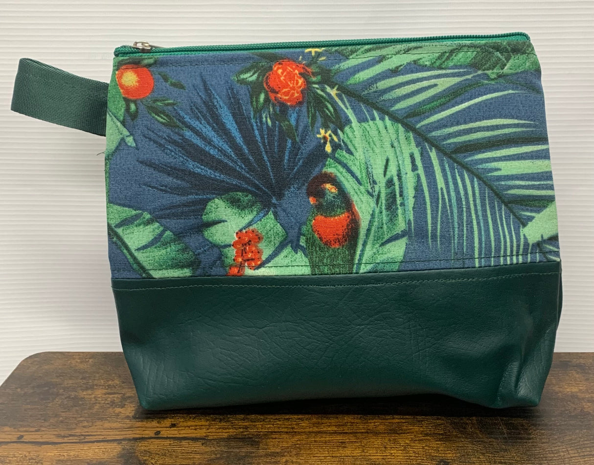Queen Tenge - Bafa Toiletry Bag