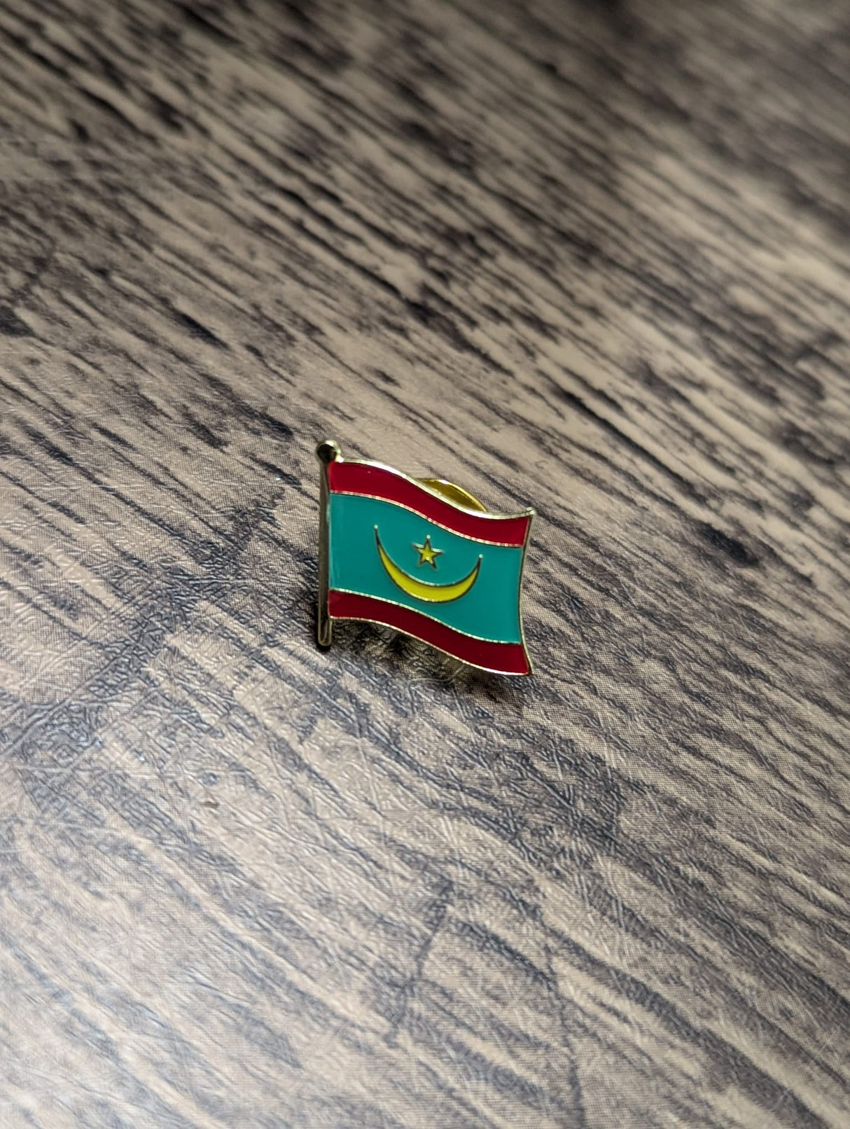 National Flag Pin Badge 1.6cm x 1.6cm