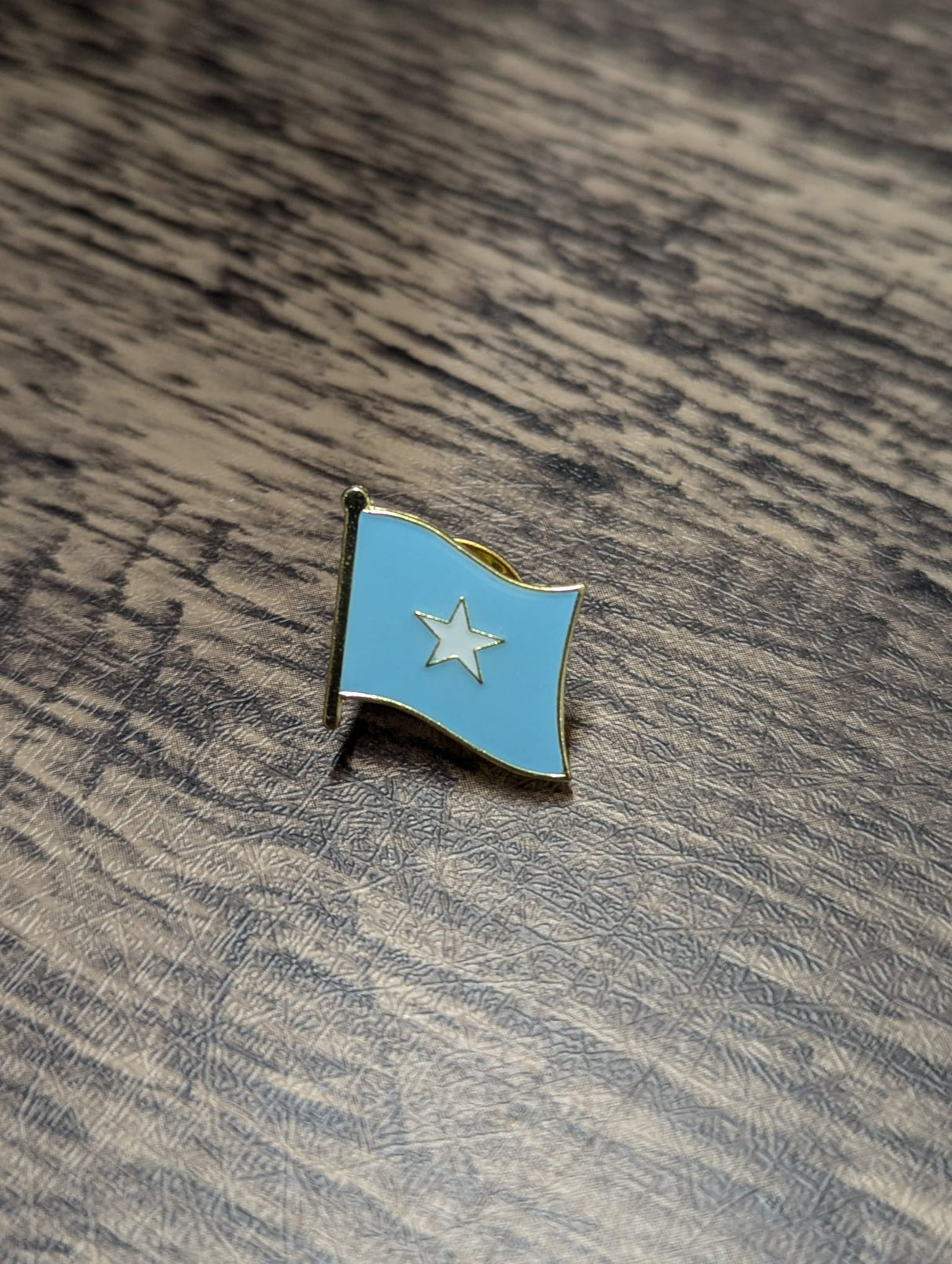 National Flag Pin Badge 1.6cm x 1.6cm