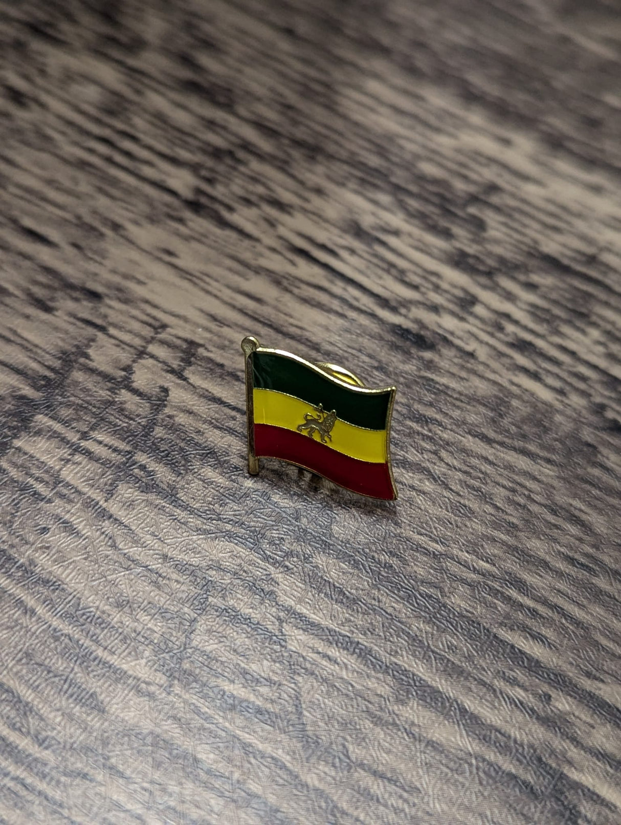 National Flag Pin Badge 1.6cm x 1.6cm