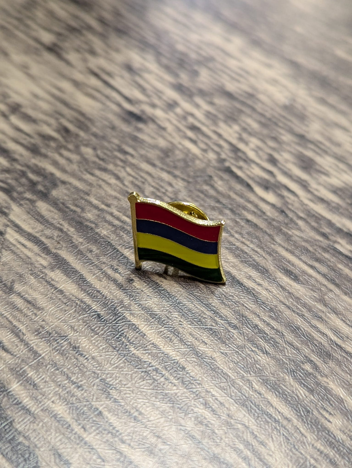 National Flag Pin Badge 1.6cm x 1.6cm