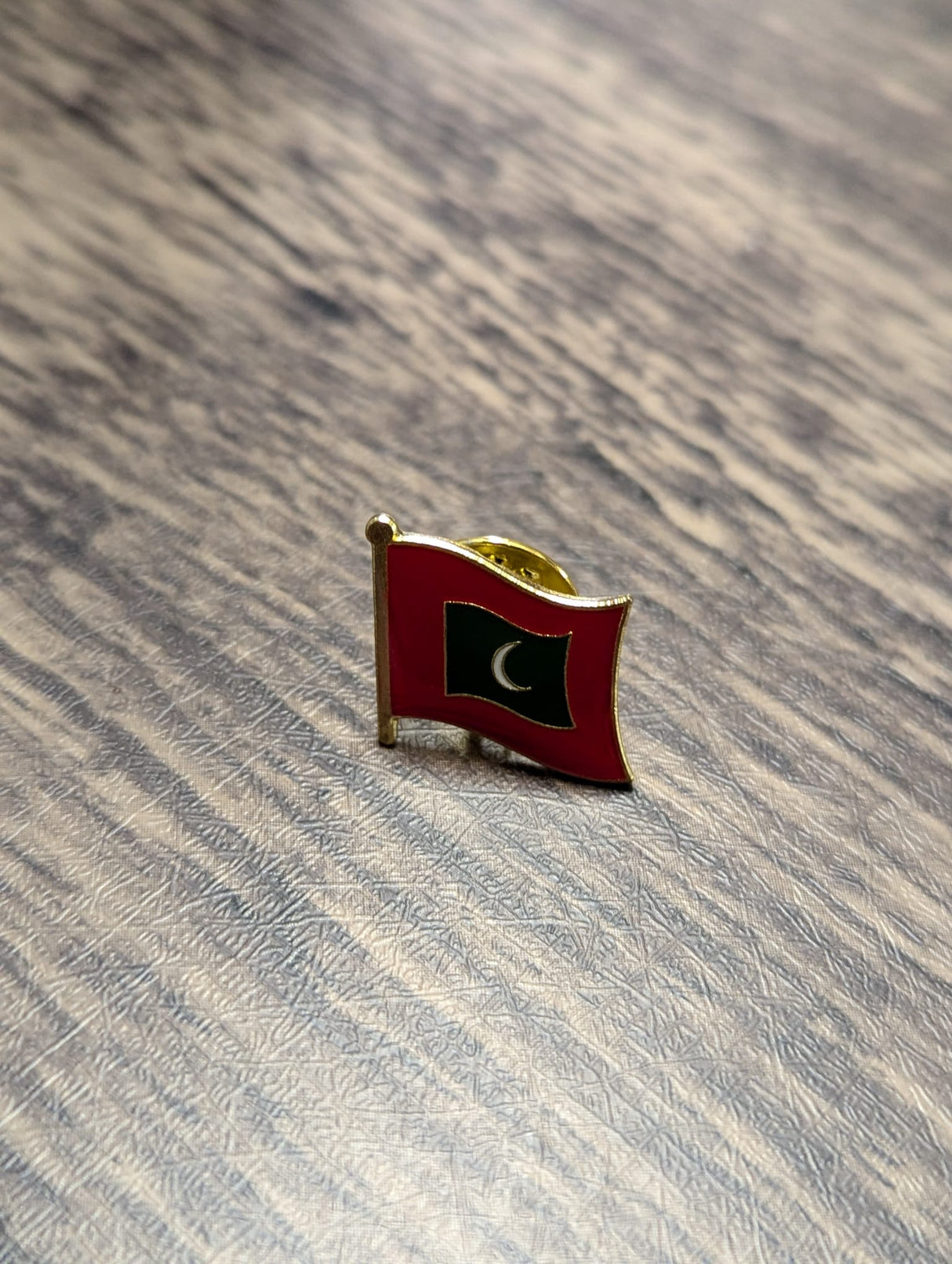 National Flag Pin Badge 1.6cm x 1.6cm