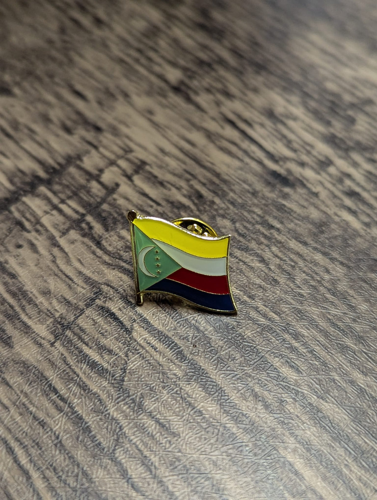 National Flag Pin Badge 1.6cm x 1.6cm