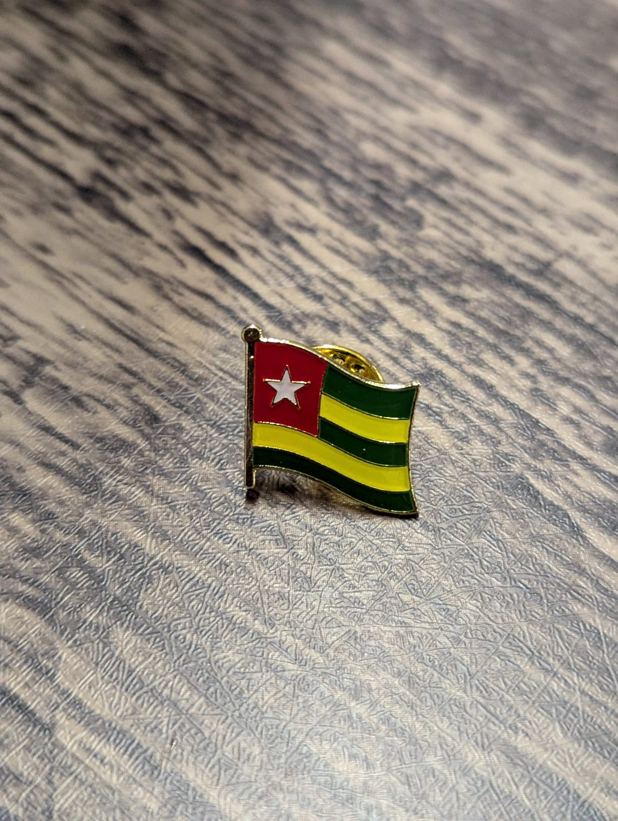 National Flag Pin Badge 1.6cm x 1.6cm